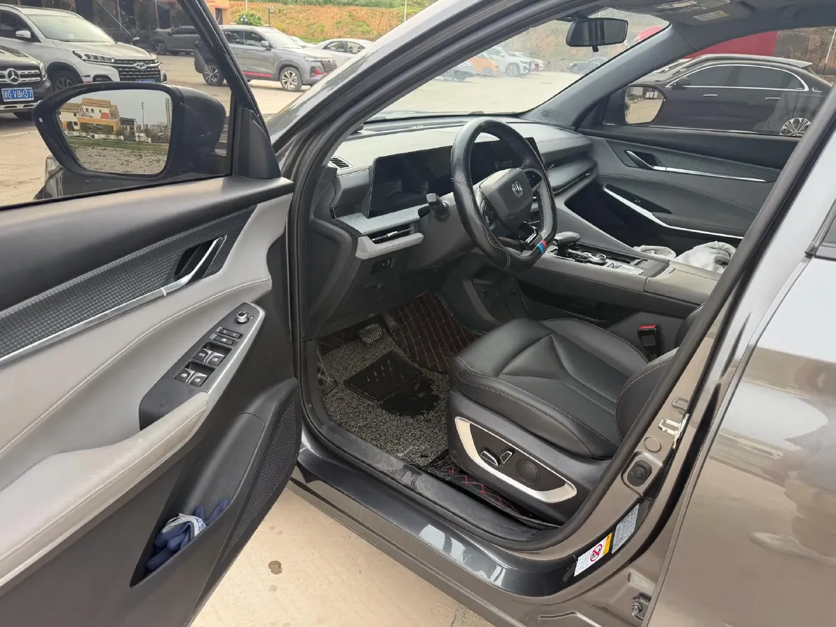 2023 ChangAn CS75 Plus 1.5T 188HP L4 8AT,autocango,china used car exporter,china ev exporter,chinese used car exporter,chinese used ev exporter