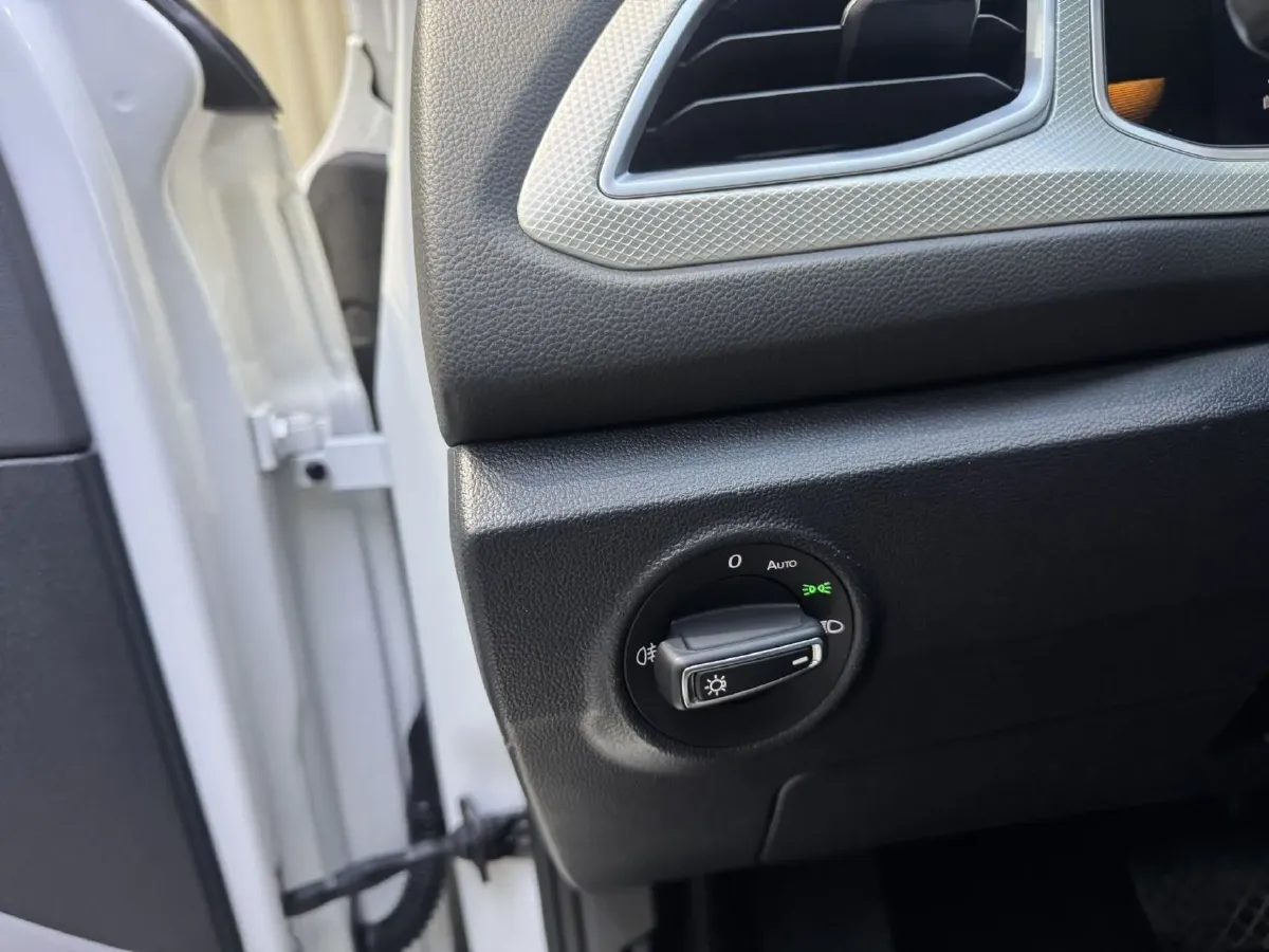 2023 Volkswagen T-Roc 1.4T 150HP L4 7DCT,autocango,china used car exporter,china ev exporter,chinese used car exporter,chinese used ev exporter