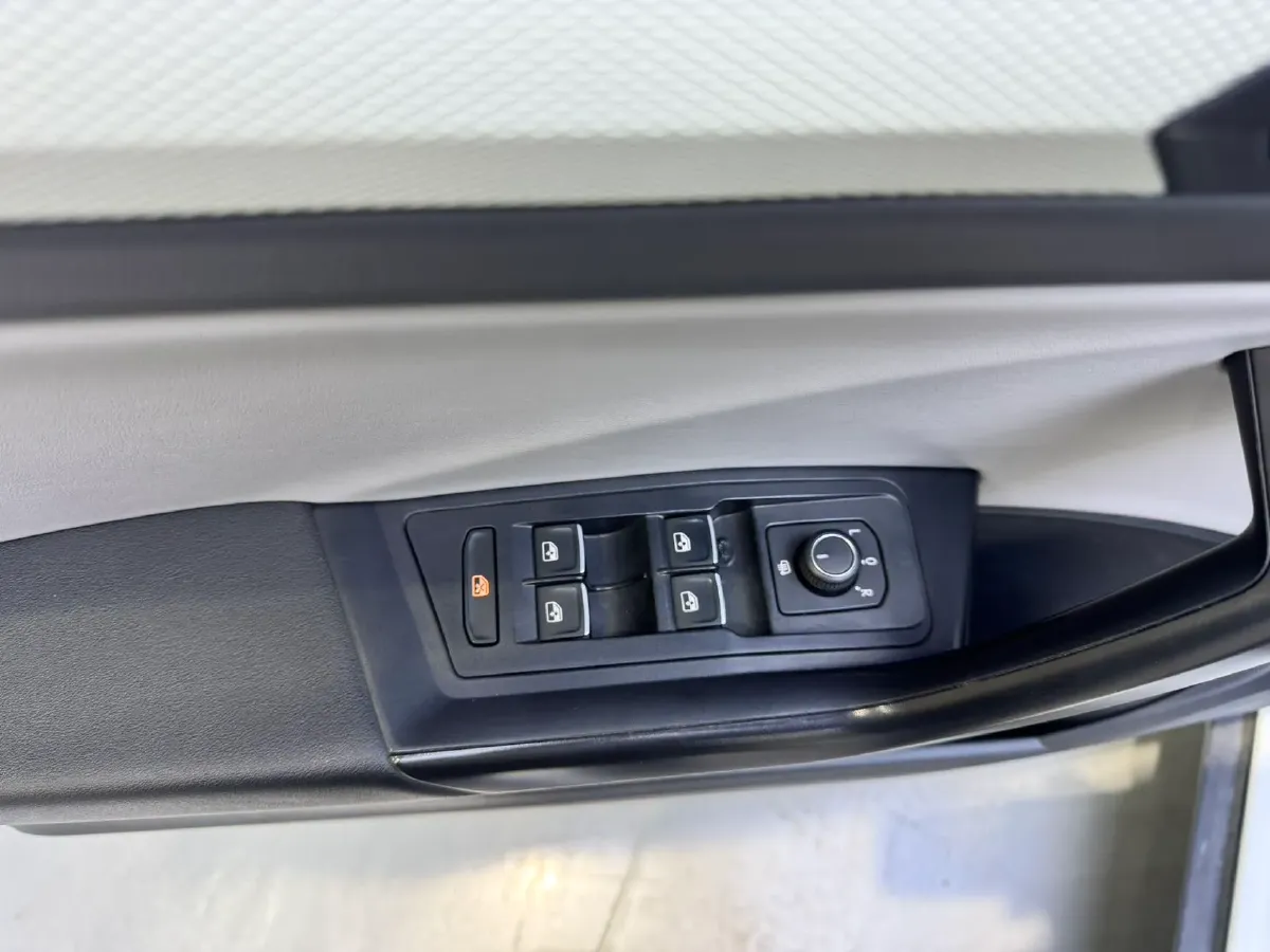 2023 Volkswagen T-Roc 1.4T 150HP L4 7DCT,autocango,china used car exporter,china ev exporter,chinese used car exporter,chinese used ev exporter