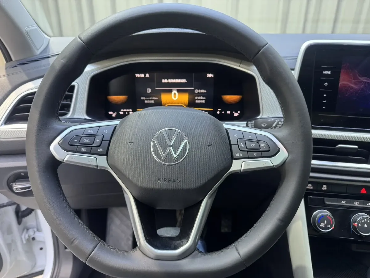 2023 Volkswagen T-Roc 1.4T 150HP L4 7DCT,autocango,china used car exporter,china ev exporter,chinese used car exporter,chinese used ev exporter