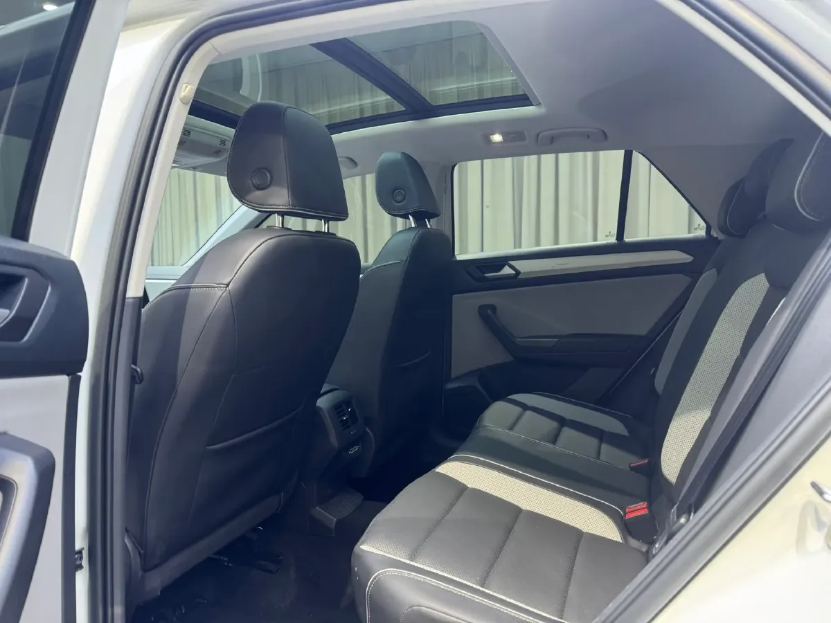 2023 Volkswagen T-Roc 1.4T 150HP L4 7DCT,autocango,china used car exporter,china ev exporter,chinese used car exporter,chinese used ev exporter