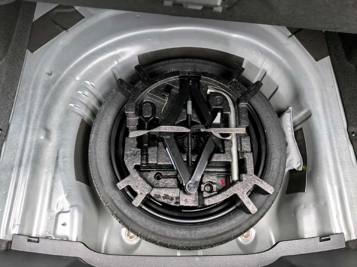 2019 Volkswagen Magotan 2.0T 186HP L4 7DCT,autocango,china used car exporter,china ev exporter,chinese used car exporter,chinese used ev exporter