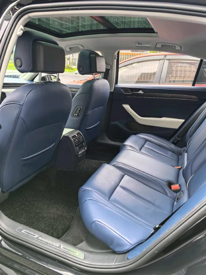 2019 Volkswagen Magotan 2.0T 186HP L4 7DCT,autocango,china used car exporter,china ev exporter,chinese used car exporter,chinese used ev exporter
