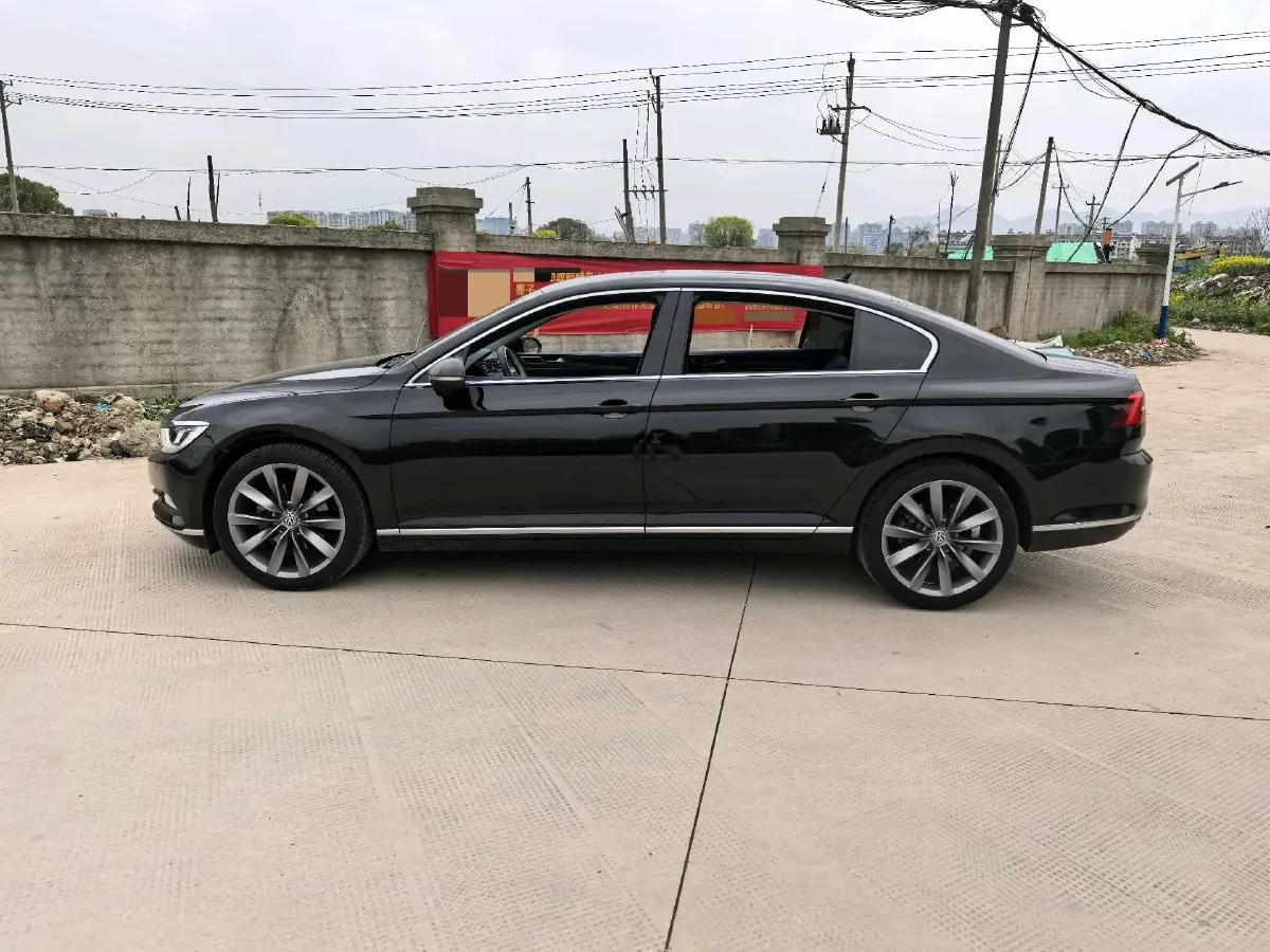 2019 Volkswagen Magotan 2.0T 186HP L4 7DCT,autocango,china used car exporter,china ev exporter,chinese used car exporter,chinese used ev exporter