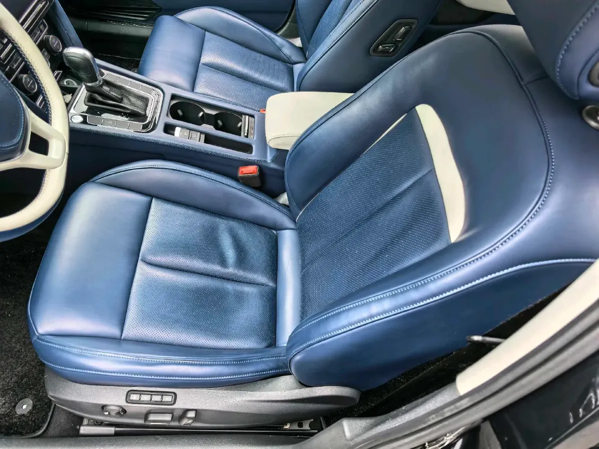 2019 Volkswagen Magotan 2.0T 186HP L4 7DCT,autocango,china used car exporter,china ev exporter,chinese used car exporter,chinese used ev exporter