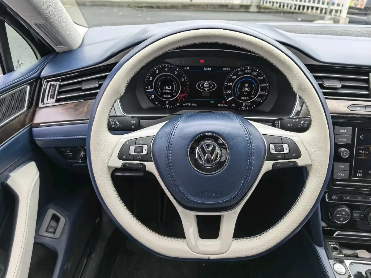 2019 Volkswagen Magotan 2.0T 186HP L4 7DCT,autocango,china used car exporter,china ev exporter,chinese used car exporter,chinese used ev exporter