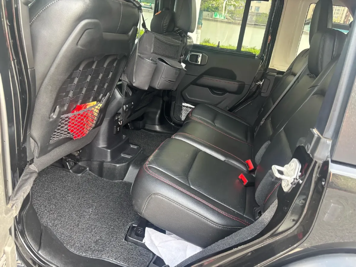 2021 Jeep Wrangler 2.0T 266HP L4 8AT,autocango,china used car exporter,china ev exporter,chinese used car exporter,chinese used ev exporter