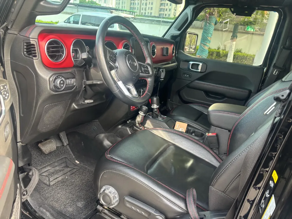 2021 Jeep Wrangler 2.0T 266HP L4 8AT,autocango,china used car exporter,china ev exporter,chinese used car exporter,chinese used ev exporter