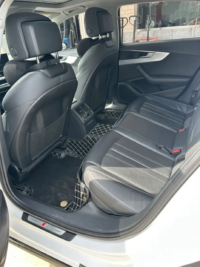 2022 Audi A4L 2.0T 190HP L4 7DCT,autocango,china used car exporter,china ev exporter,chinese used car exporter,chinese used ev exporter