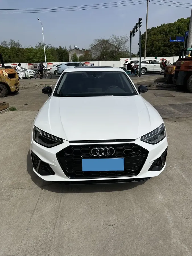 2022 Audi A4L 2.0T 190HP L4 7DCT,autocango,china used car exporter,china ev exporter,chinese used car exporter,chinese used ev exporter