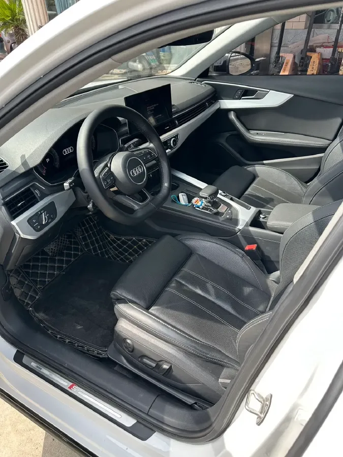 2022 Audi A4L 2.0T 190HP L4 7DCT,autocango,china used car exporter,china ev exporter,chinese used car exporter,chinese used ev exporter