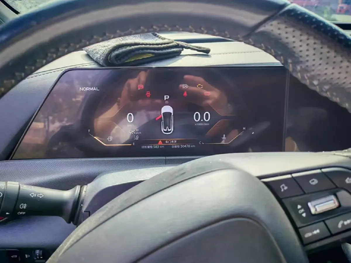 2020 ChangAn UNI-T 1.5T 180HP L4 7DCT,autocango,china used car exporter,china ev exporter,chinese used car exporter,chinese used ev exporter