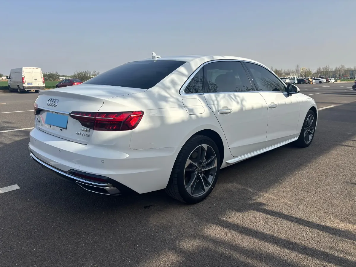 2020 Audi A4L 2.0T 190HP L4 7DCT,autocango,china used car exporter,china ev exporter,chinese used car exporter,chinese used ev exporter