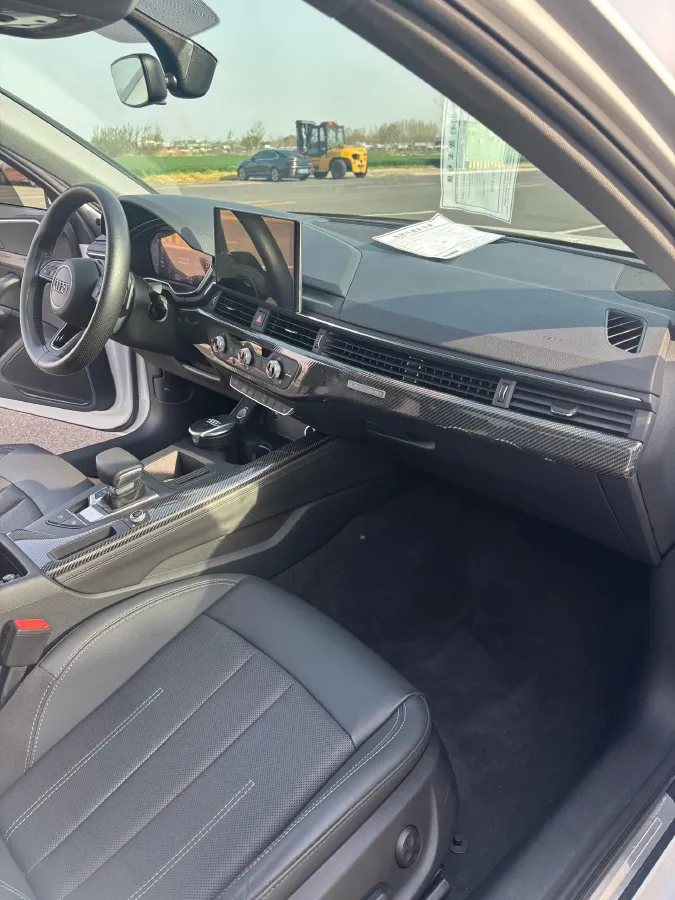 2020 Audi A4L 2.0T 190HP L4 7DCT,autocango,china used car exporter,china ev exporter,chinese used car exporter,chinese used ev exporter