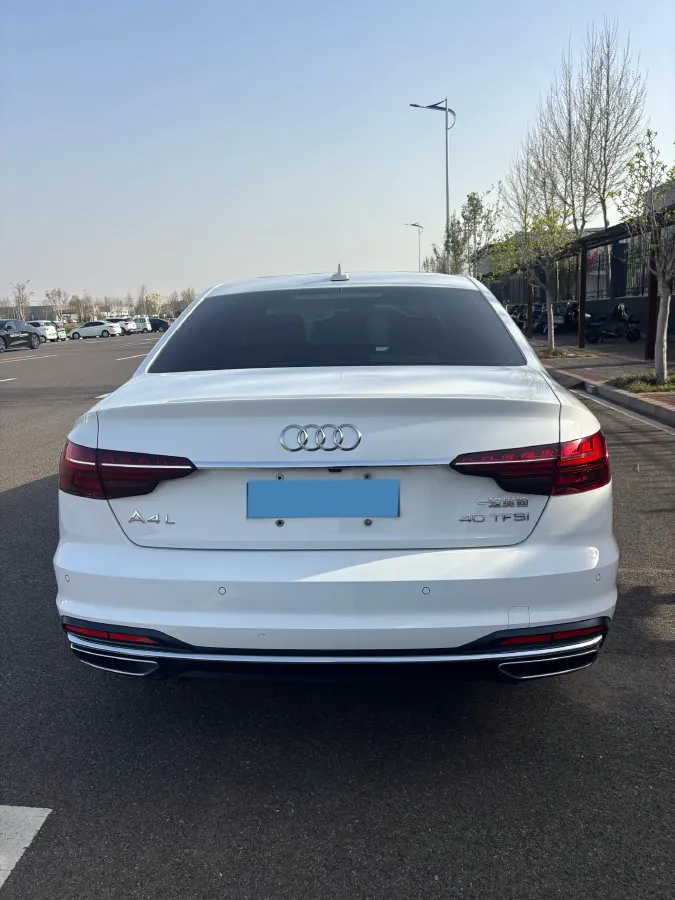 2020 Audi A4L 2.0T 190HP L4 7DCT,autocango,china used car exporter,china ev exporter,chinese used car exporter,chinese used ev exporter