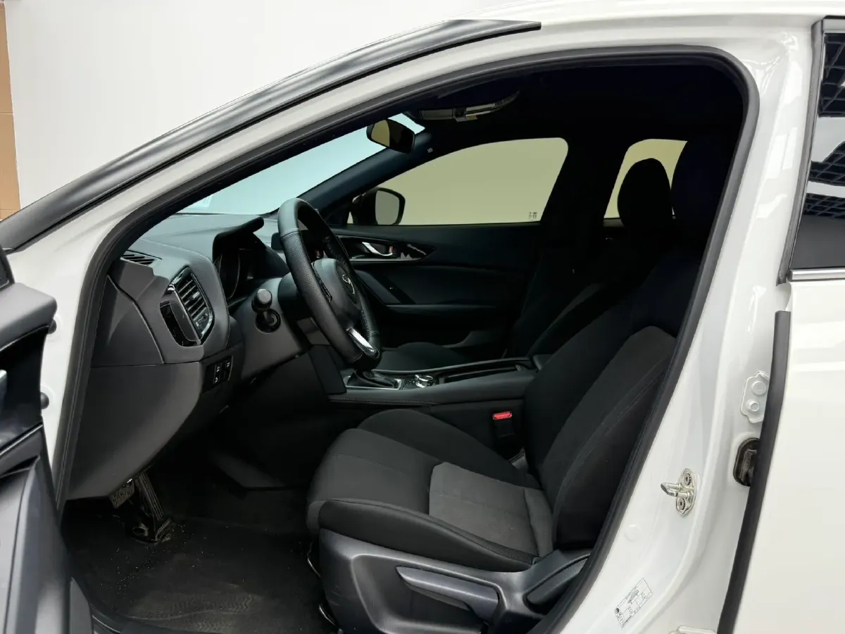 2021 Mazda CX-4 2.0L 158HP L4 6AT,autocango,china used car exporter,china ev exporter,chinese used car exporter,chinese used ev exporter