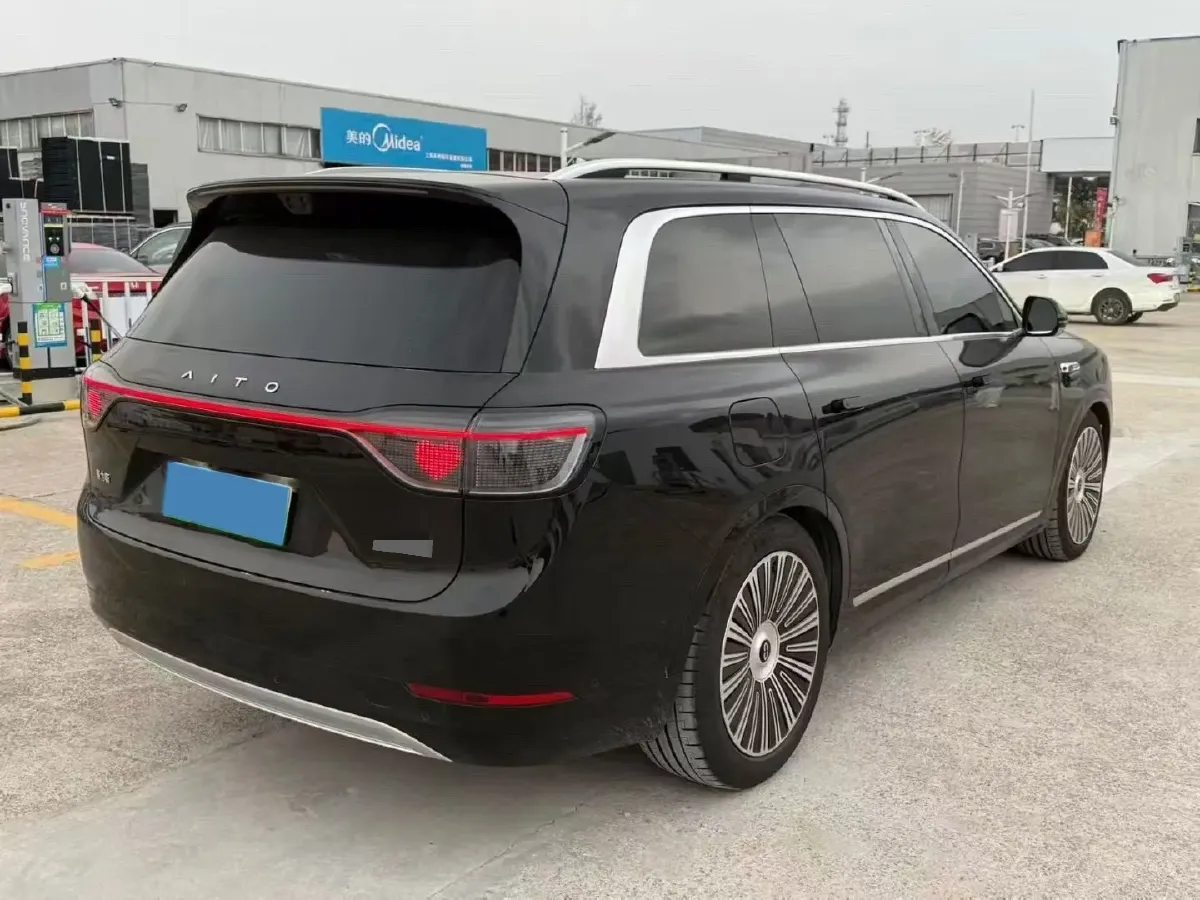 2025 AITO AITO M9 REEV 160HP REEV 52KWH,autocango,china used car exporter,china ev exporter,chinese used car exporter,chinese used ev exporter