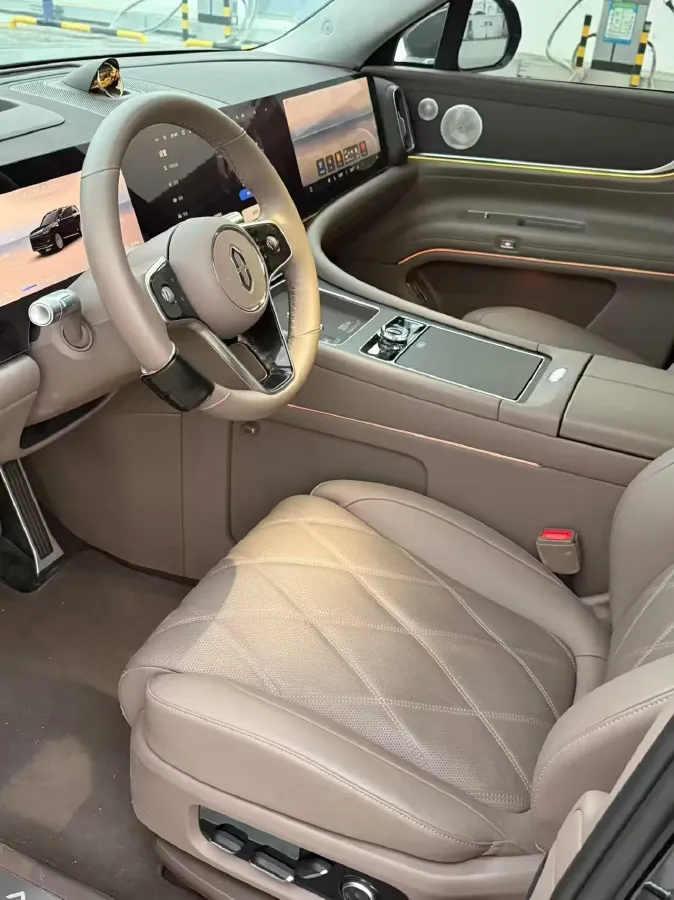 2025 AITO AITO M9 REEV 160HP REEV 52KWH,autocango,china used car exporter,china ev exporter,chinese used car exporter,chinese used ev exporter