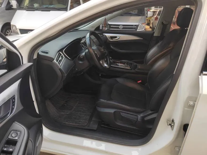 2022 JMC YuHu 7 2.0T 141HP L4 8AT,autocango,china used car exporter,china ev exporter,chinese used car exporter,chinese used ev exporter