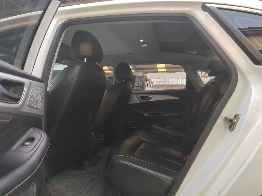 2022 JMC YuHu 7 2.0T 141HP L4 8AT,autocango,china used car exporter,china ev exporter,chinese used car exporter,chinese used ev exporter