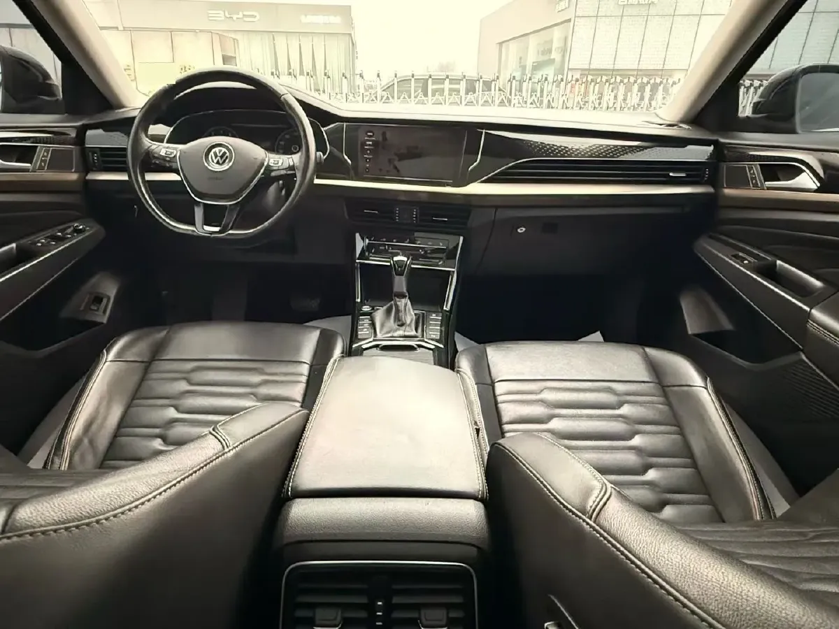 2020 Volkswagen Passat 2.0T 186HP L4 7DCT,autocango,china used car exporter,china ev exporter,chinese used car exporter,chinese used ev exporter