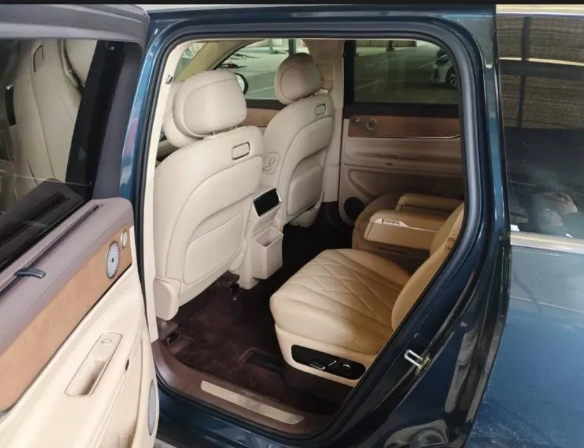 2024 AITO AITO M9 1.5T 152HP L4 REEV 42KWH,autocango,china used car exporter,china ev exporter,chinese used car exporter,chinese used ev exporter