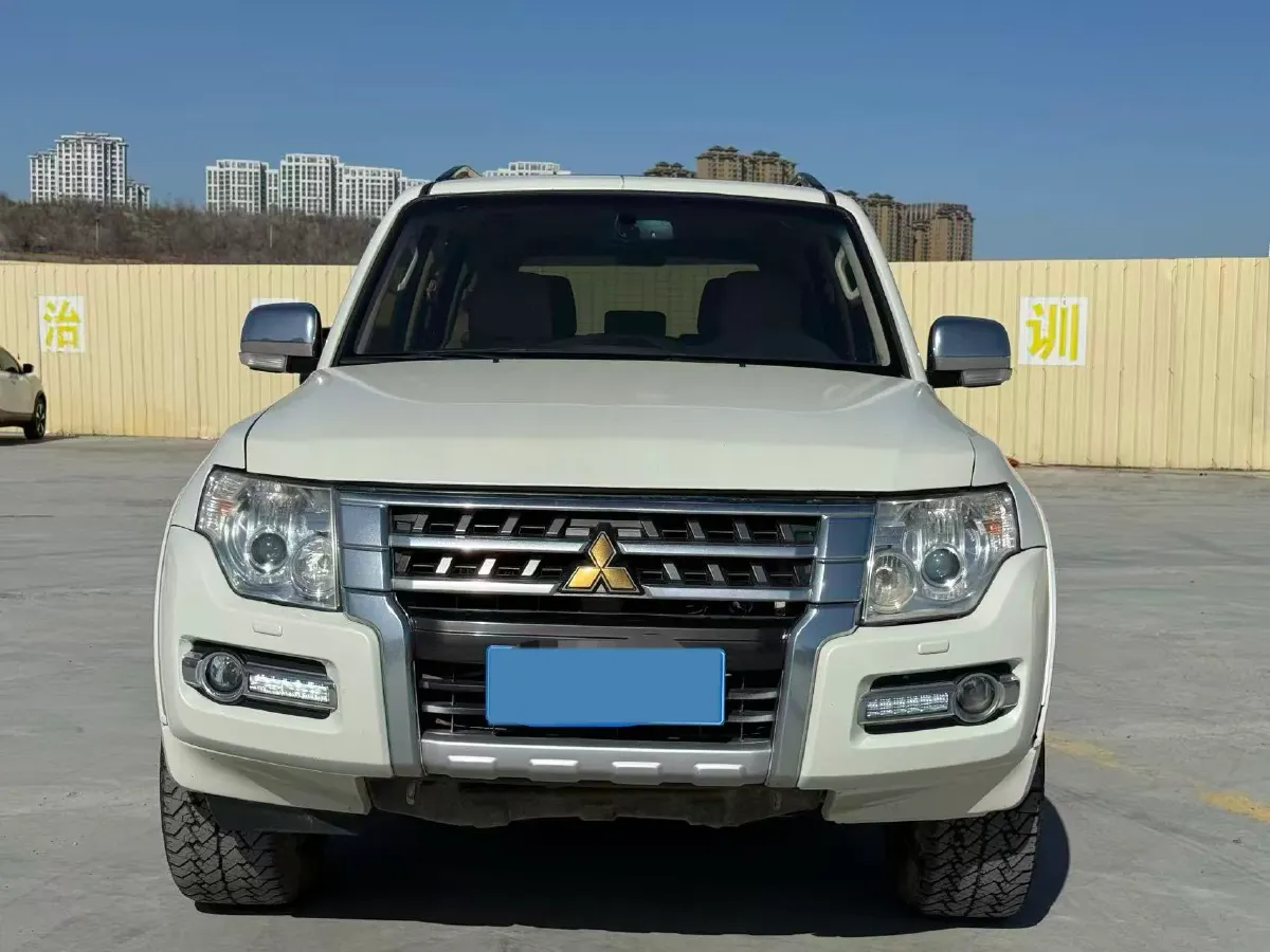 2018 Mitsubishi Pajero 3.0L 174HP V6 5AT,autocango,china used car exporter,china ev exporter,chinese used car exporter,chinese used ev exporter