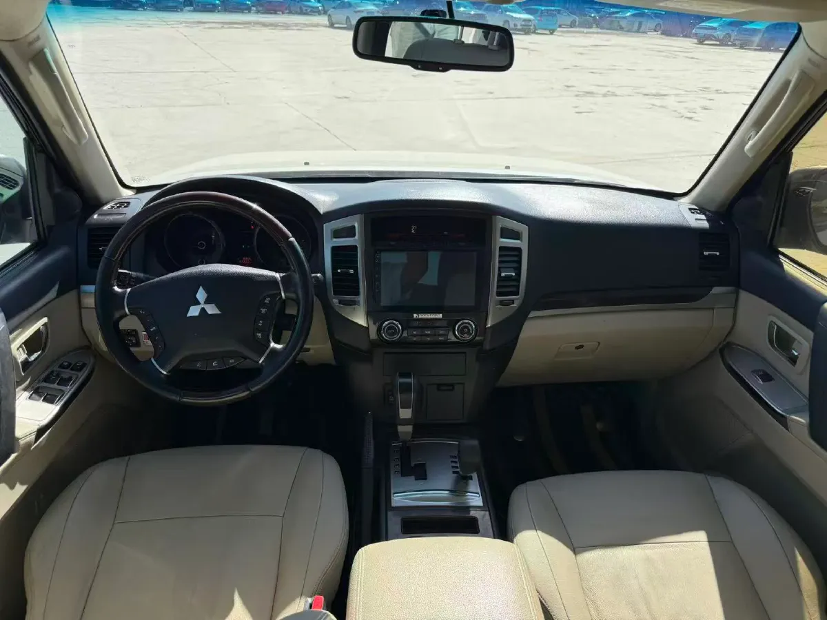 2018 Mitsubishi Pajero 3.0L 174HP V6 5AT,autocango,china used car exporter,china ev exporter,chinese used car exporter,chinese used ev exporter