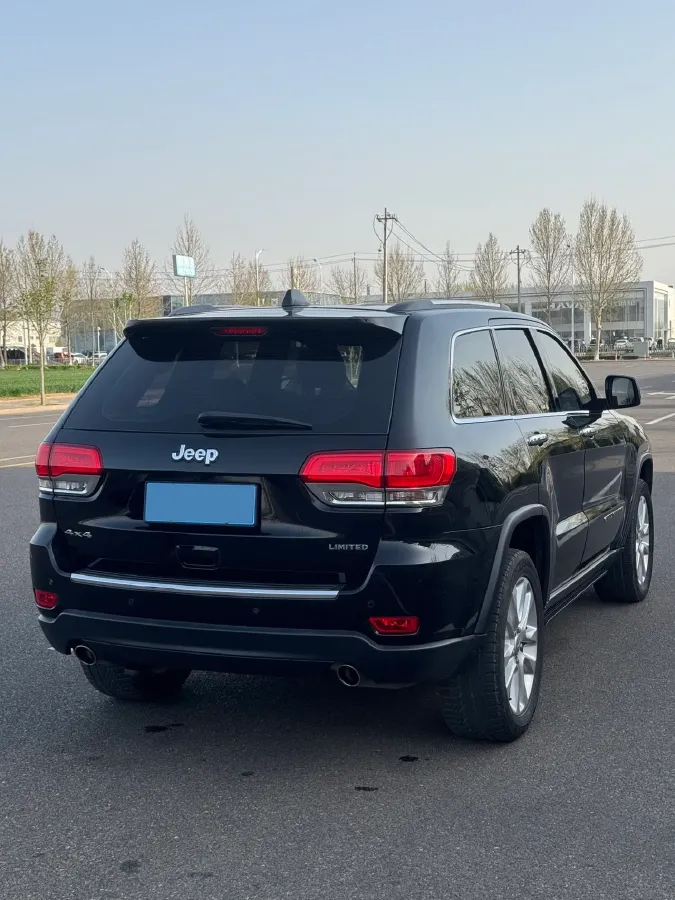 2017 Jeep Grand Cherokee 3.0L 234HP V6 8AT,autocango,china used car exporter,china ev exporter,chinese used car exporter,chinese used ev exporter