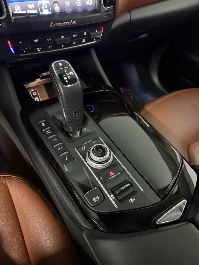 2019 Maserati Levante 3.0T 350HP V6 8AT,autocango,china used car exporter,china ev exporter,chinese used car exporter,chinese used ev exporter