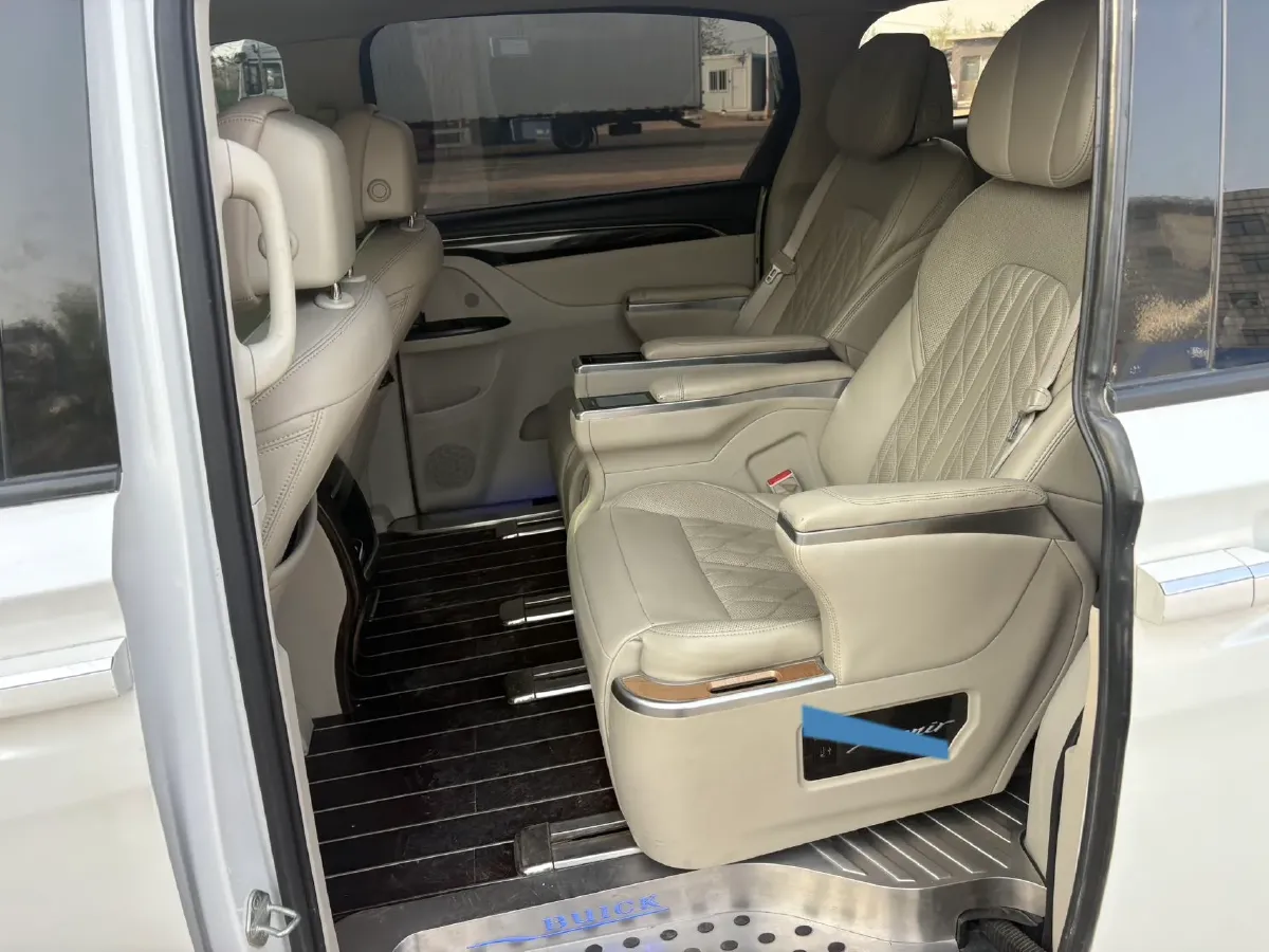 2018 Buick GL8 2.0T 260HP L4 6AT,autocango,china used car exporter,china ev exporter,chinese used car exporter,chinese used ev exporter