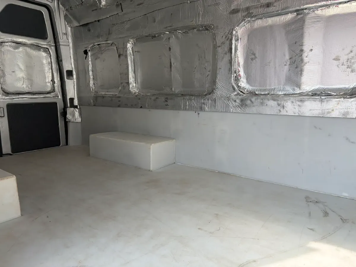 2023 Ford Transit 2.0T 220HP L4 5MT,autocango,china used car exporter,china ev exporter,chinese used car exporter,chinese used ev exporter