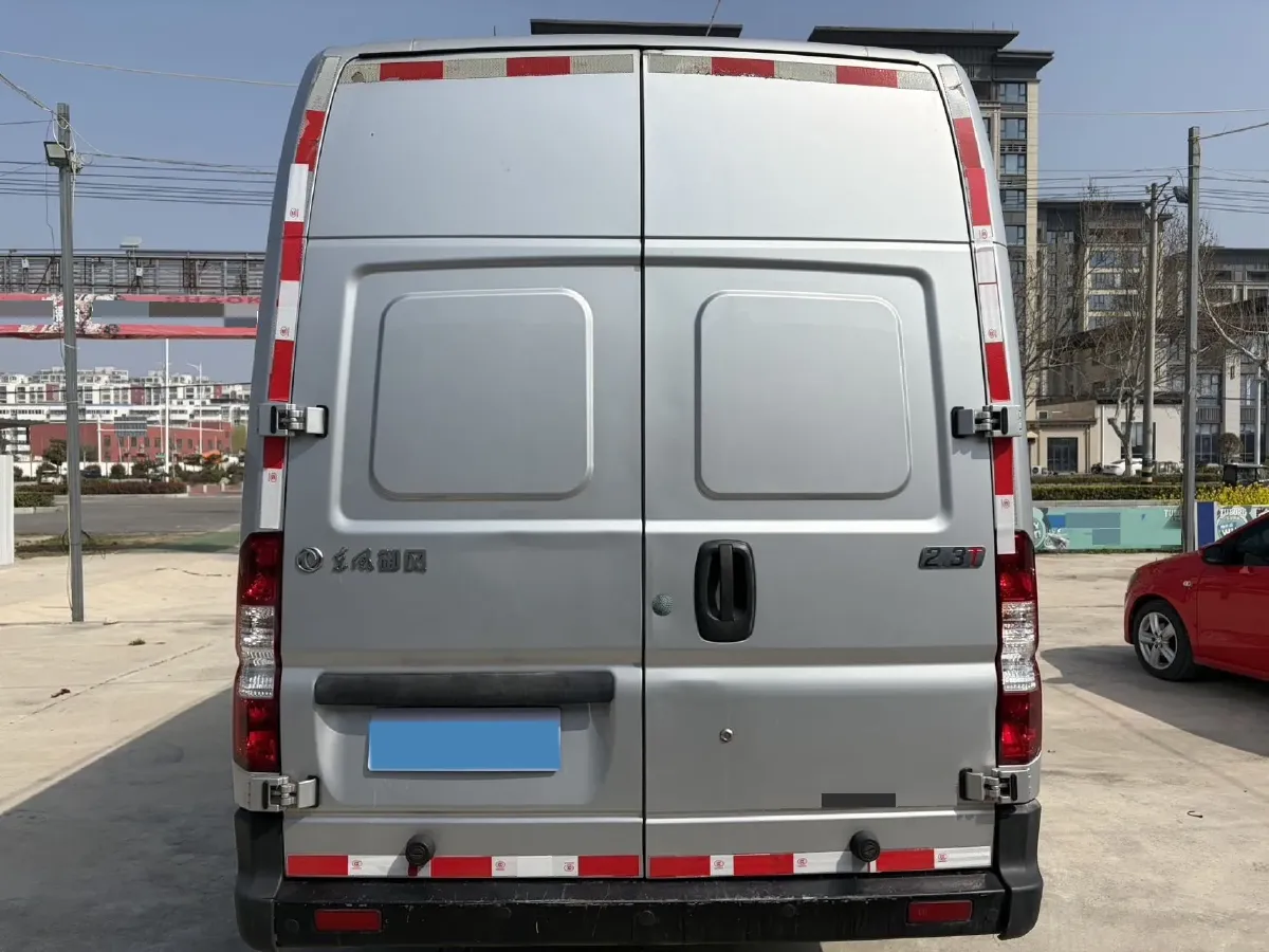 2023 Ford Transit 2.0T 220HP L4 5MT,autocango,china used car exporter,china ev exporter,chinese used car exporter,chinese used ev exporter