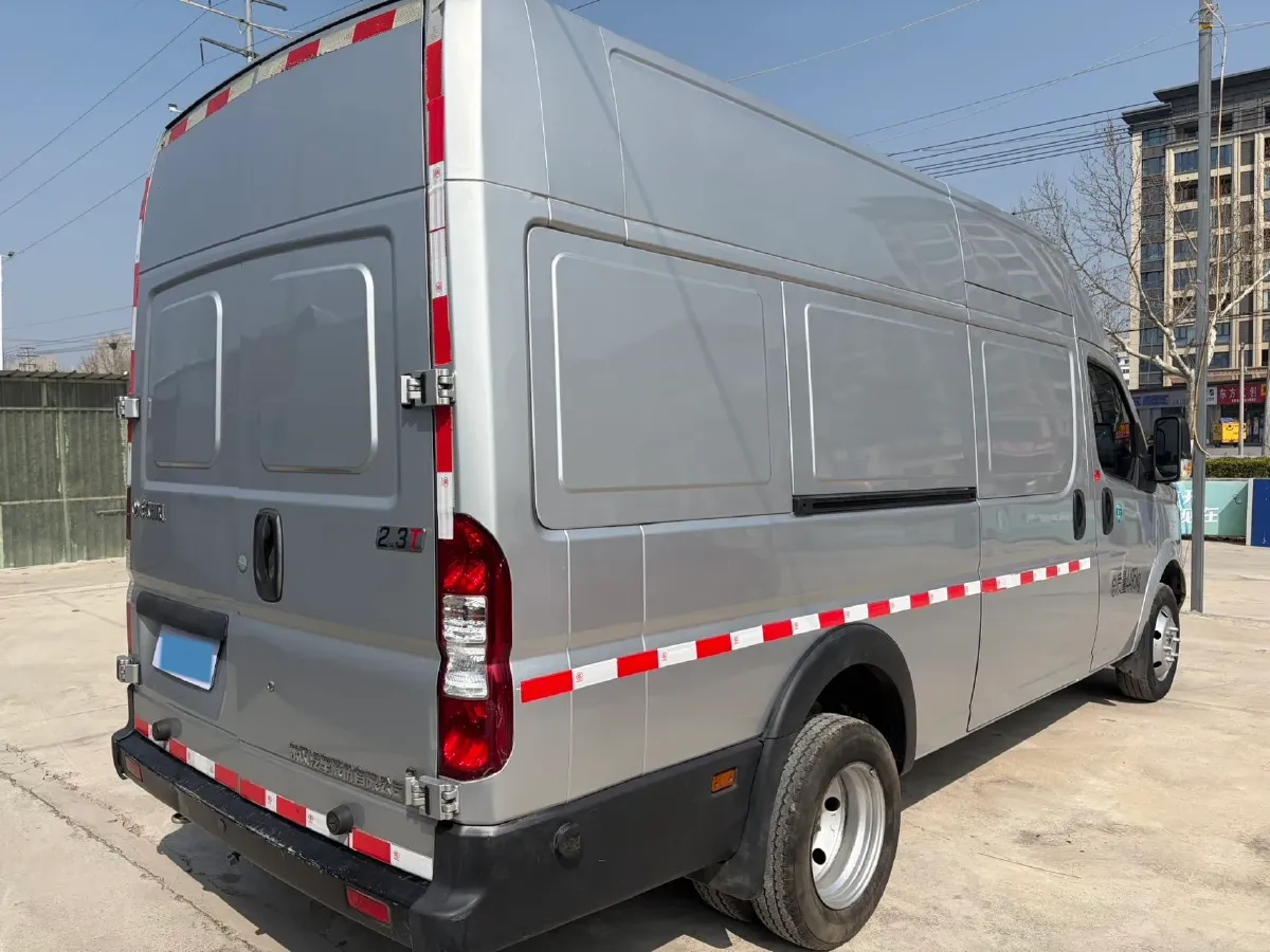 2023 Ford Transit 2.0T 220HP L4 5MT,autocango,china used car exporter,china ev exporter,chinese used car exporter,chinese used ev exporter