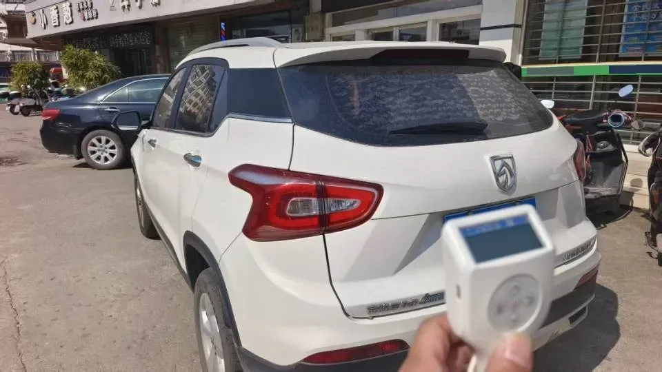 2017 BaoJun 310W 1.5L 105HP L4 6MT,autocango,china used car exporter,china ev exporter,chinese used car exporter,chinese used ev exporter