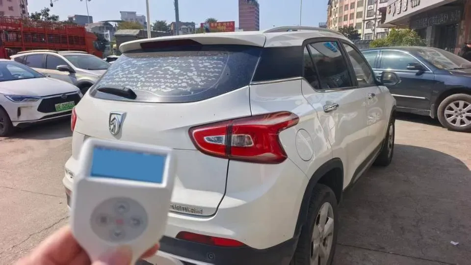 2017 BaoJun 310W 1.5L 105HP L4 6MT,autocango,china used car exporter,china ev exporter,chinese used car exporter,chinese used ev exporter