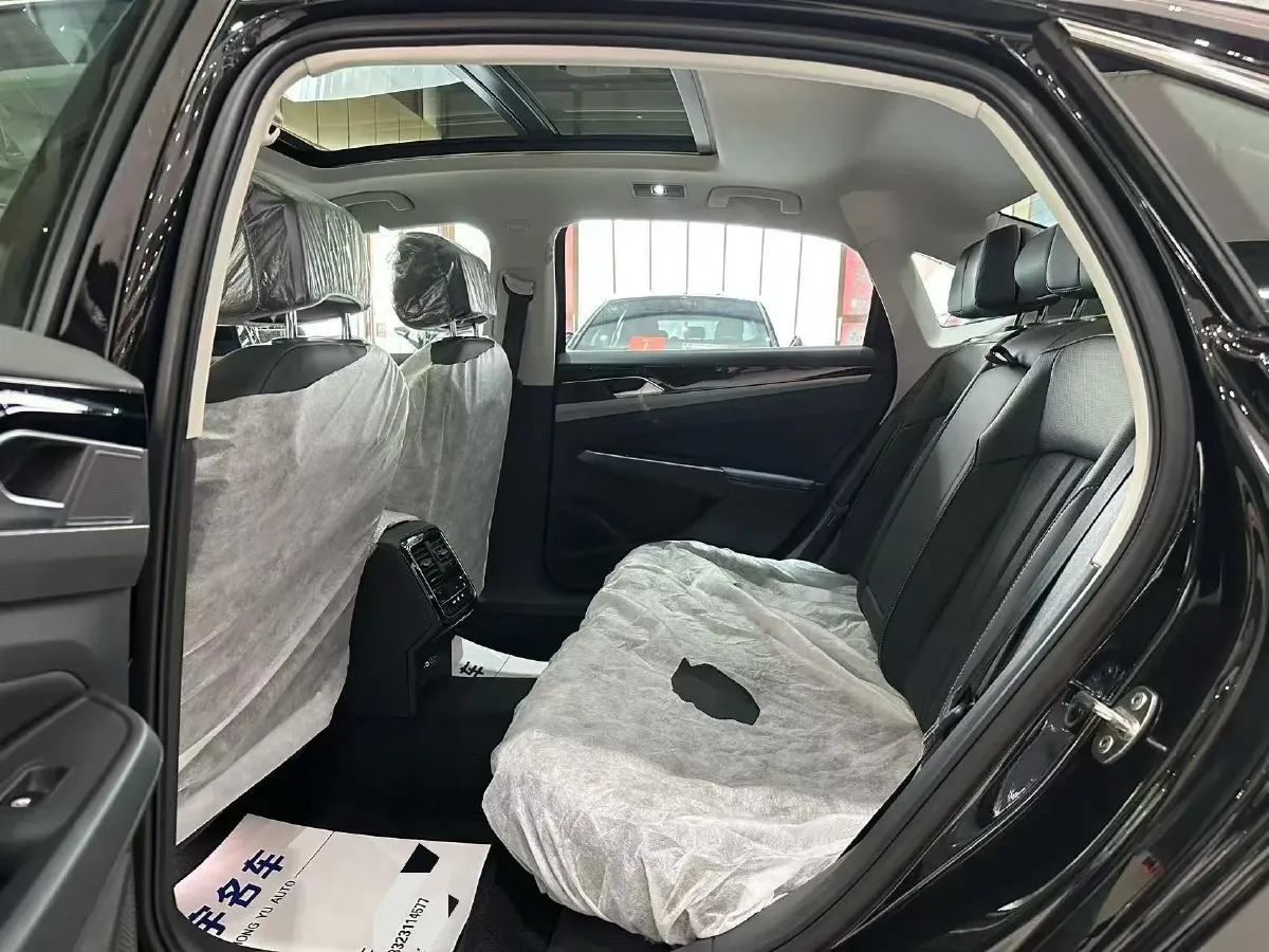 2026 Volkswagen Passat 2.0T 220HP L4 7DCT,autocango,china used car exporter,china ev exporter,chinese used car exporter,chinese used ev exporter