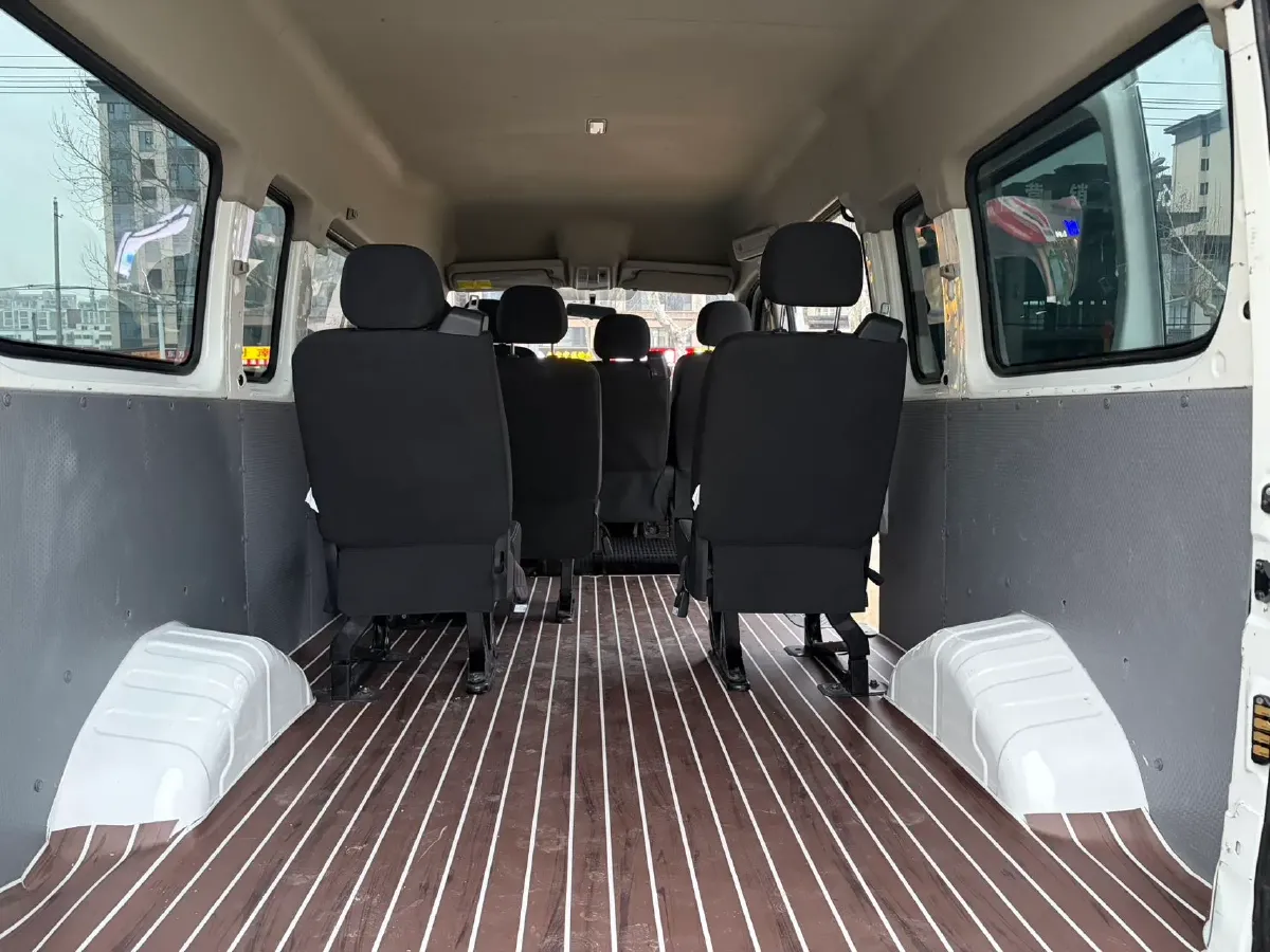 2023 MAXUS XinTu V80 2.0T 127HP L4 6MT,autocango,china used car exporter,china ev exporter,chinese used car exporter,chinese used ev exporter