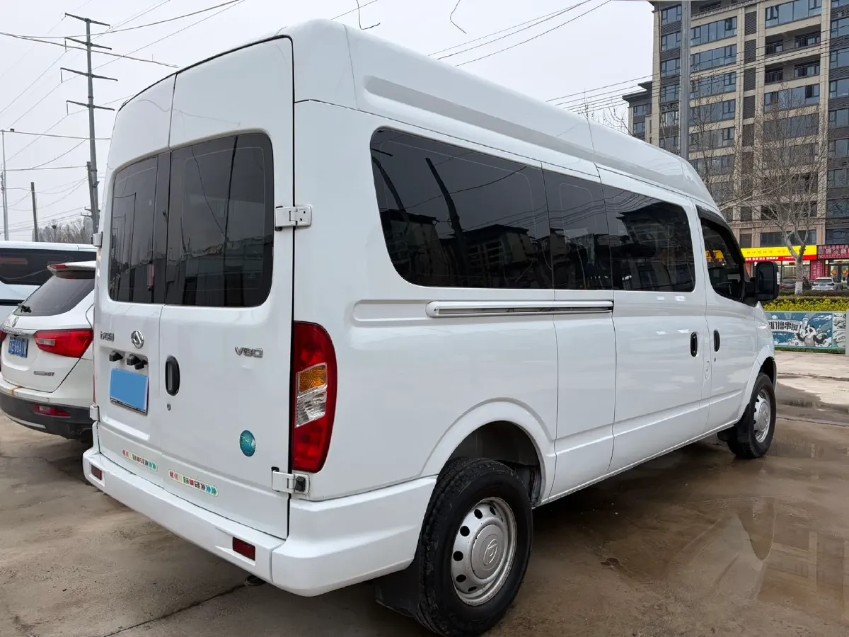 2023 MAXUS XinTu V80 2.0T 127HP L4 6MT,autocango,china used car exporter,china ev exporter,chinese used car exporter,chinese used ev exporter