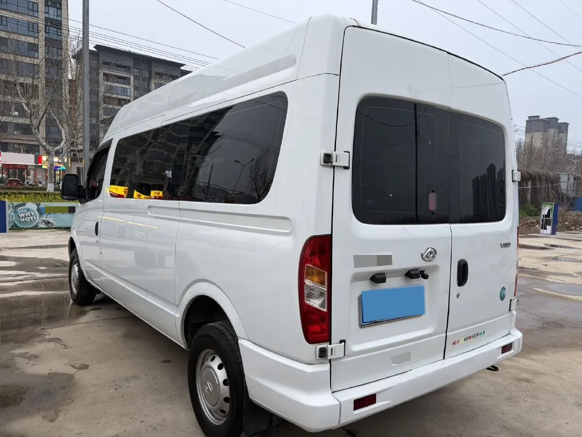 2023 MAXUS XinTu V80 2.0T 127HP L4 6MT,autocango,china used car exporter,china ev exporter,chinese used car exporter,chinese used ev exporter