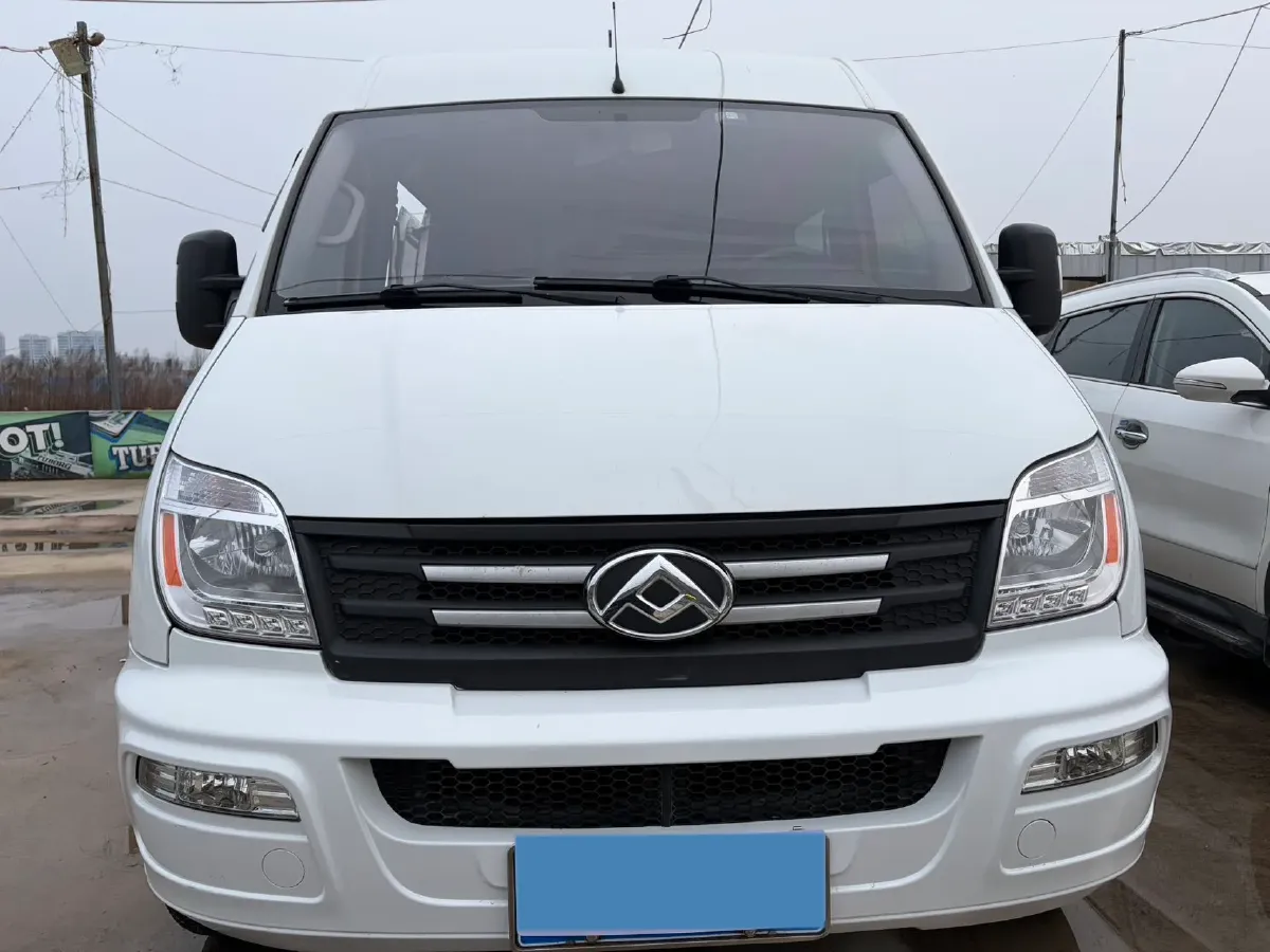 2023 MAXUS XinTu V80 2.0T 127HP L4 6MT,autocango,china used car exporter,china ev exporter,chinese used car exporter,chinese used ev exporter