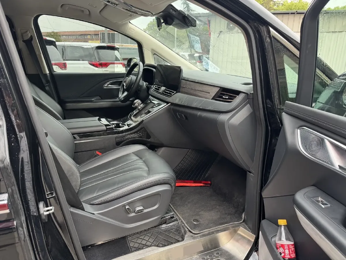 2023 HongQi HQ9 2.0T 252HP L4 8AT,autocango,china used car exporter,china ev exporter,chinese used car exporter,chinese used ev exporter