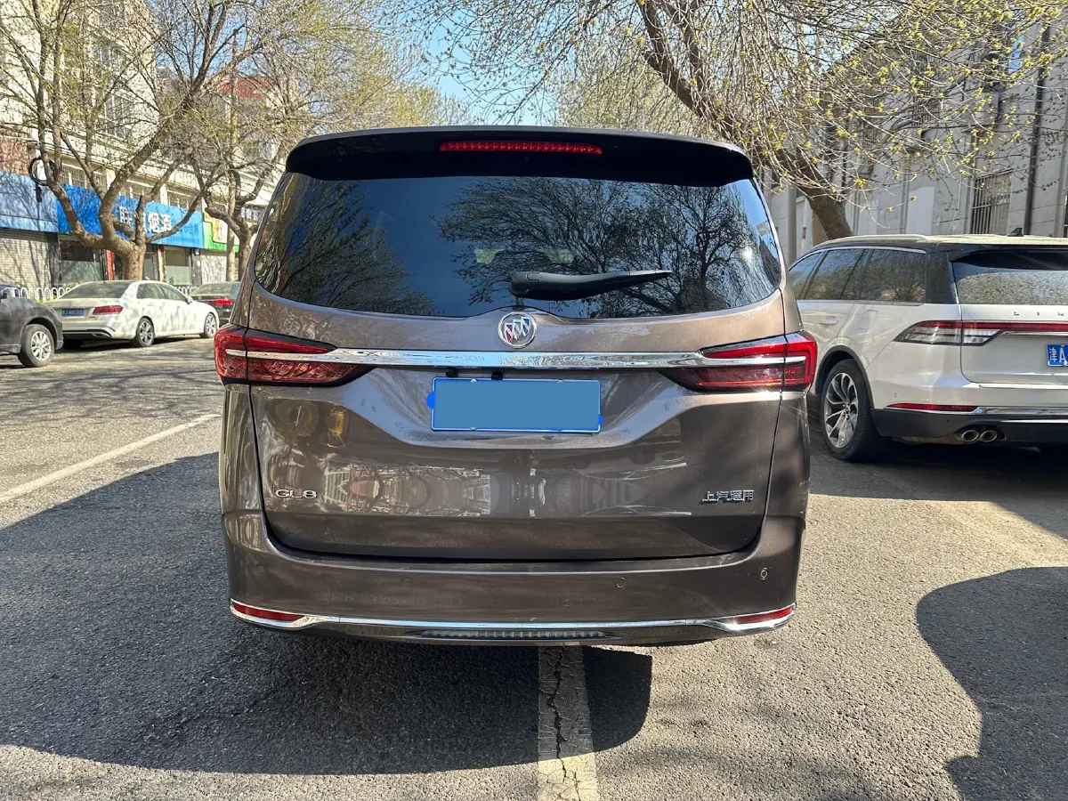 2023 Buick GL8 2.0T 237HP L4 9AT,autocango,china used car exporter,china ev exporter,chinese used car exporter,chinese used ev exporter
