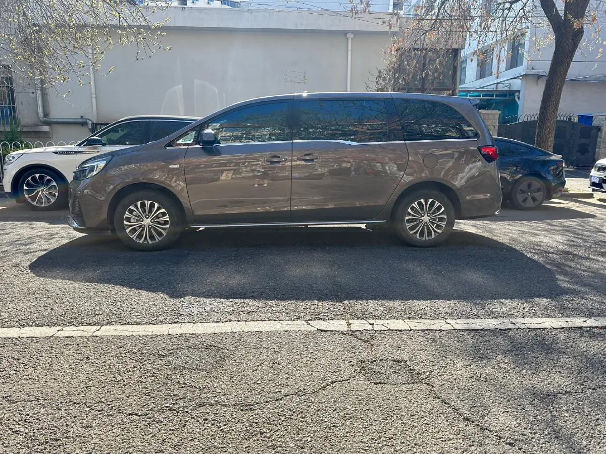 2023 Buick GL8 2.0T 237HP L4 9AT,autocango,china used car exporter,china ev exporter,chinese used car exporter,chinese used ev exporter