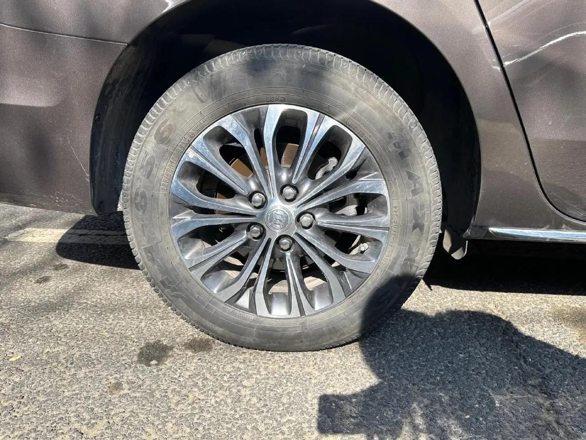 2023 Buick GL8 2.0T 237HP L4 9AT,autocango,china used car exporter,china ev exporter,chinese used car exporter,chinese used ev exporter