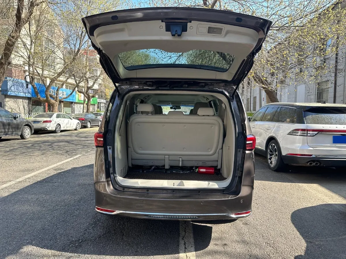 2023 Buick GL8 2.0T 237HP L4 9AT,autocango,china used car exporter,china ev exporter,chinese used car exporter,chinese used ev exporter