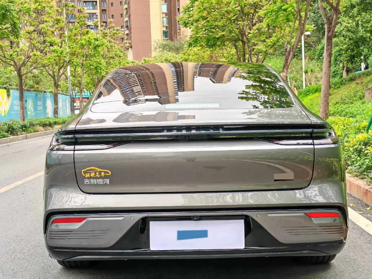 2025 Geely Galaxy Starshine 8 1.5T 163HP L4 3DHT PHEV 18.4KWH,autocango,china used car exporter,china ev exporter,chinese used car exporter,chinese used ev exporter