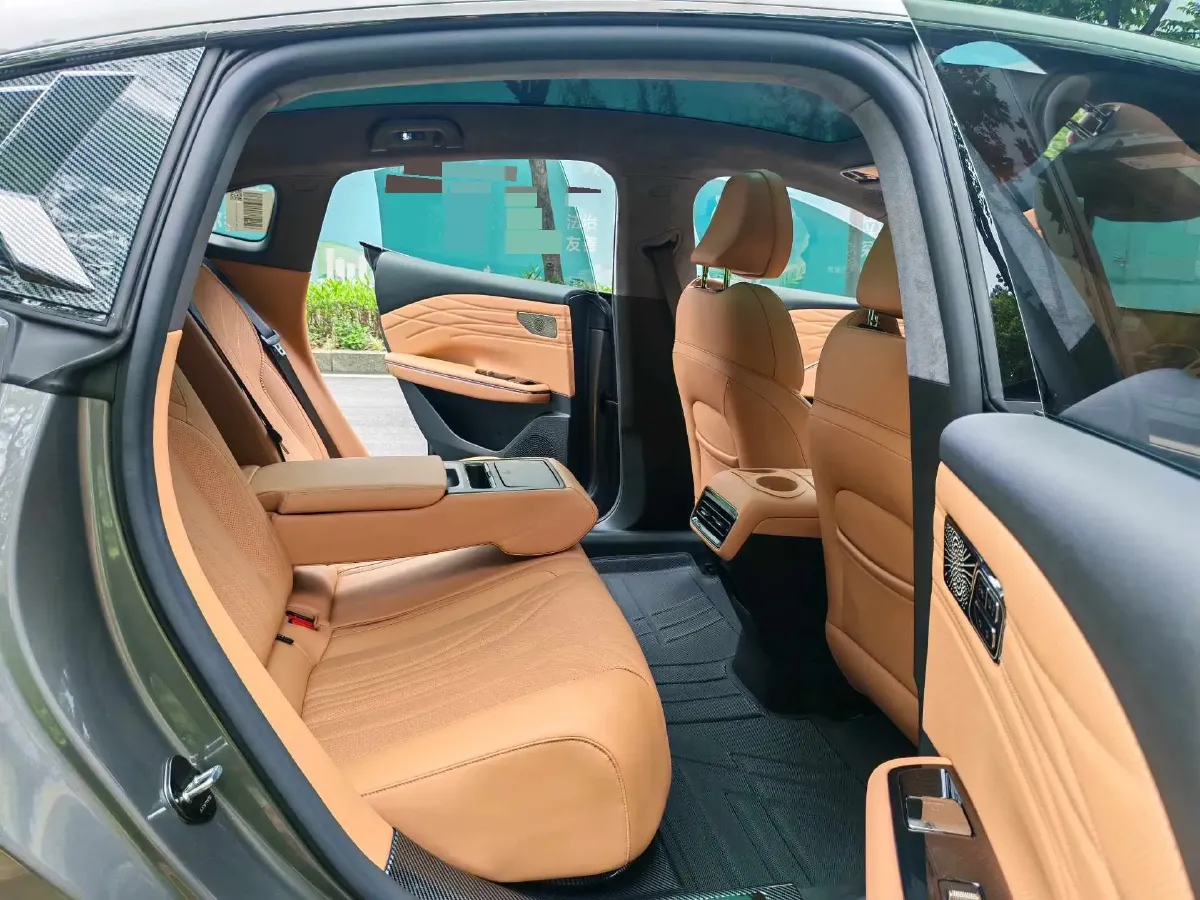 2025 Geely Galaxy Starshine 8 1.5T 163HP L4 3DHT PHEV 18.4KWH,autocango,china used car exporter,china ev exporter,chinese used car exporter,chinese used ev exporter