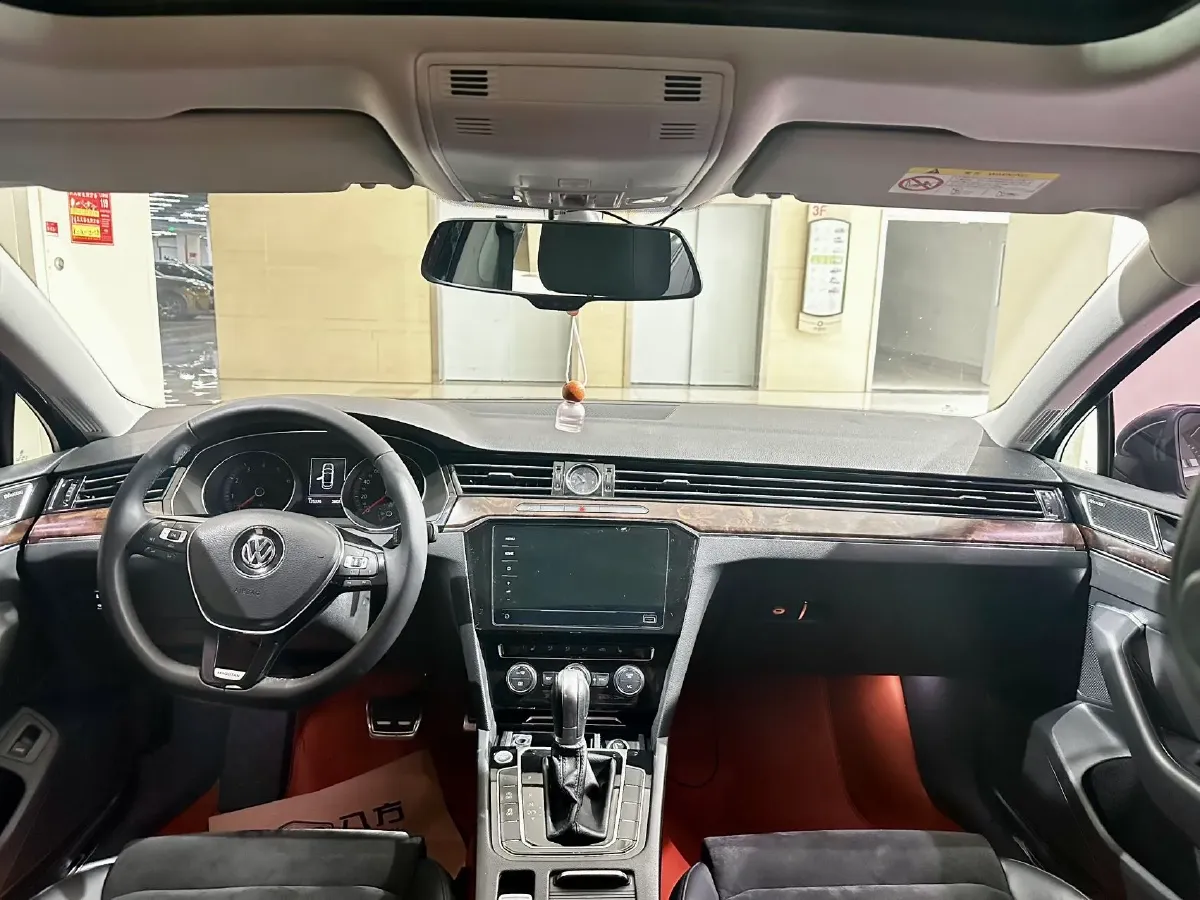 2018 Volkswagen Magotan 1.8T 180HP L4 7DCT,autocango,china used car exporter,china ev exporter,chinese used car exporter,chinese used ev exporter