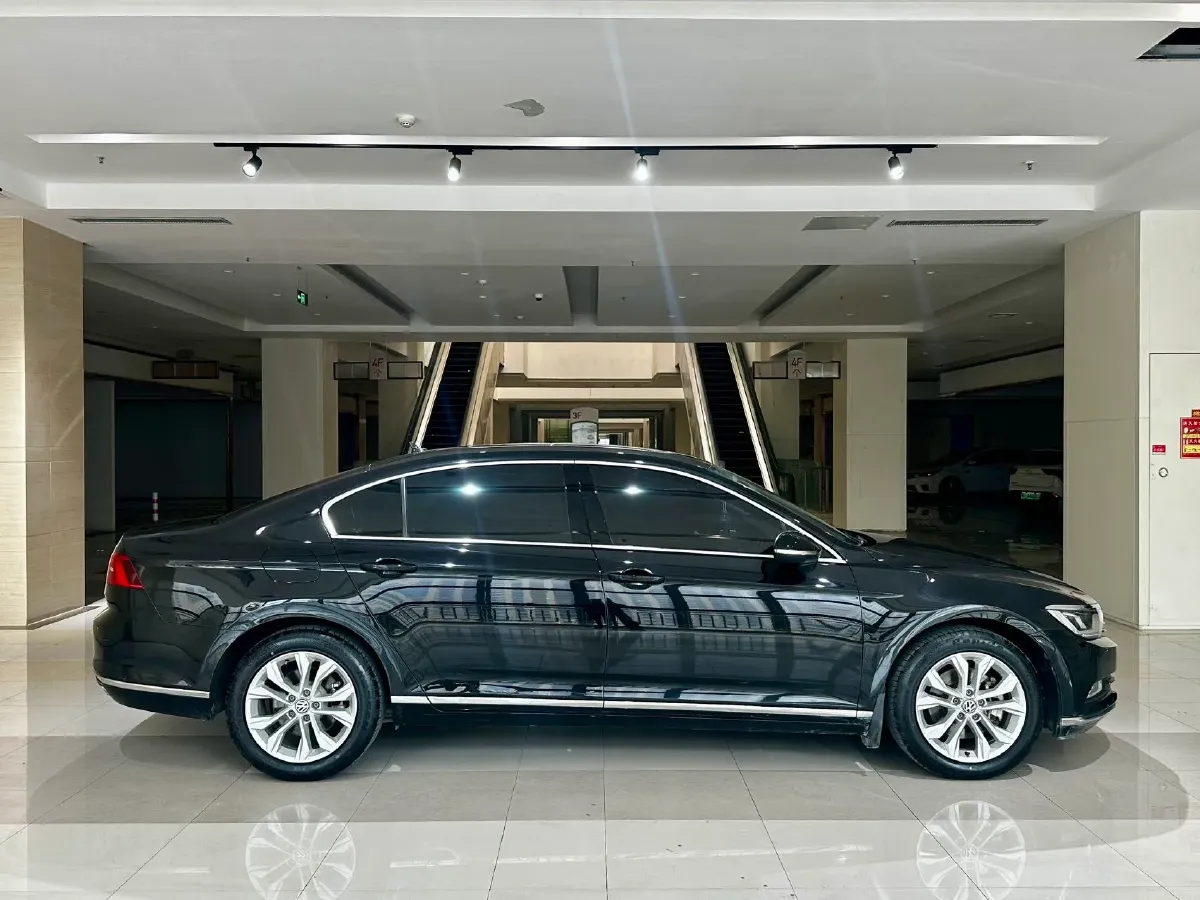 2018 Volkswagen Magotan 1.8T 180HP L4 7DCT,autocango,china used car exporter,china ev exporter,chinese used car exporter,chinese used ev exporter